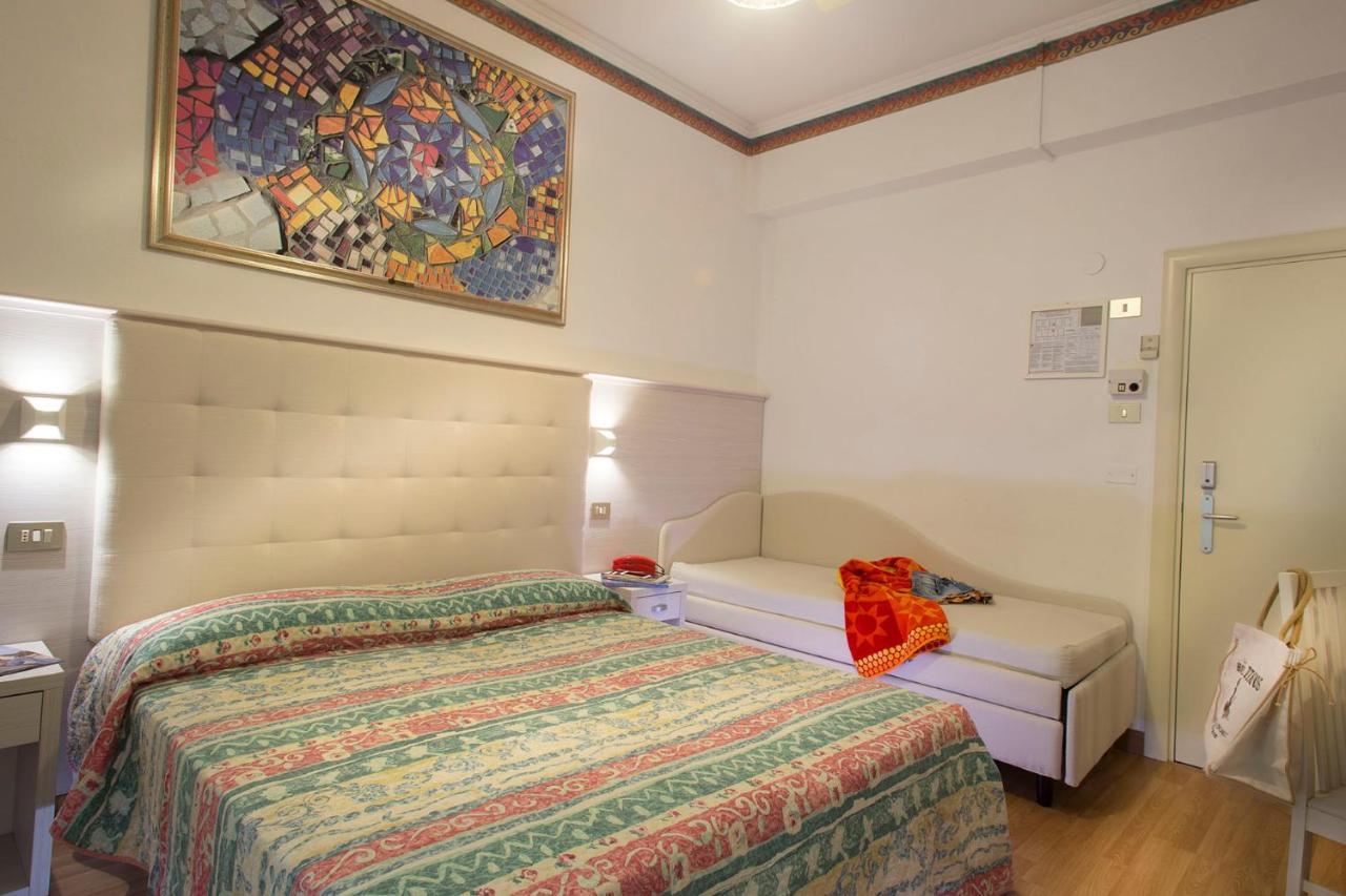 Hotel Titanus Bellaria – Igea Marina Kültér fotó
