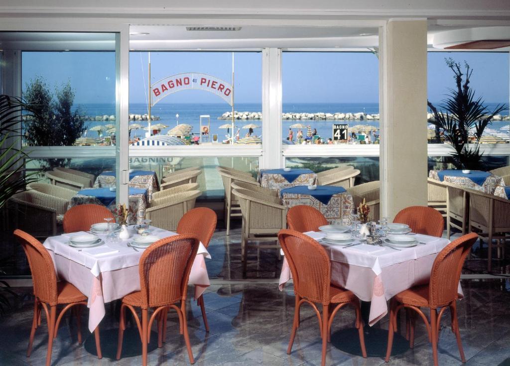 Hotel Titanus Bellaria – Igea Marina Kültér fotó