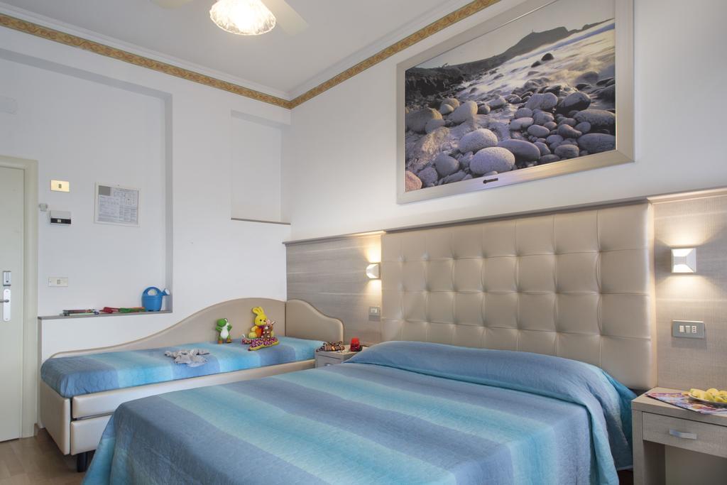 Hotel Titanus Bellaria – Igea Marina Kültér fotó