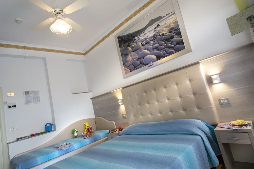 Hotel Titanus Bellaria – Igea Marina Kültér fotó