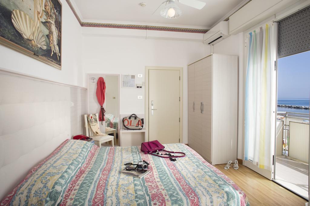 Hotel Titanus Bellaria – Igea Marina Kültér fotó