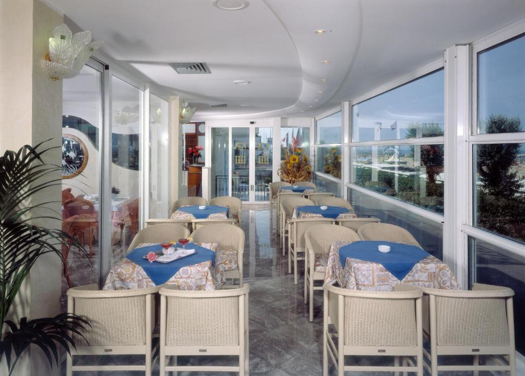 Hotel Titanus Bellaria – Igea Marina Kültér fotó